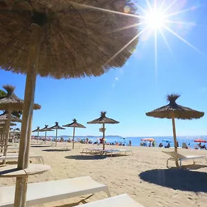 Casa 2 Dormitorios A Pie Del Mar Con Su Jardin Y Parking Cambrils